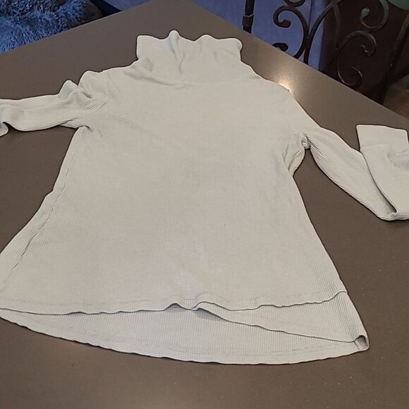 Eddie Bauer  sz M turtleneck top - Picture 1 of 6